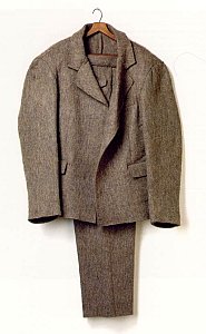 Йозеф Бойс. Войлочный костюм (1970)